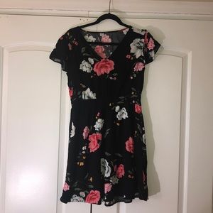 Black floral short sleeve dress